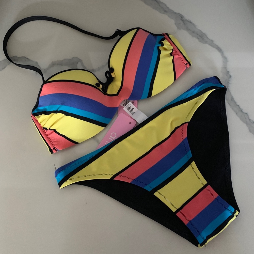 Antigel by Lise Charmel La Calicot Soleil bikini.